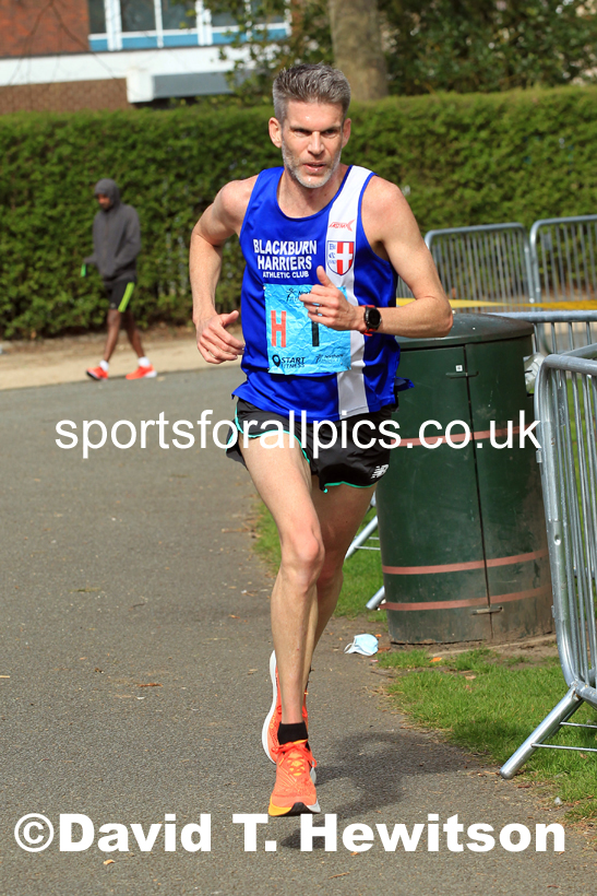 Senior Mens Northern 12 Stage Road Relay, 2022 Northern 12 and 6 Stage Road Relays,  Birkenhead Park, Birkenhead, Wirral.  Photo: David T. Hewitson/Sports for All Pics
